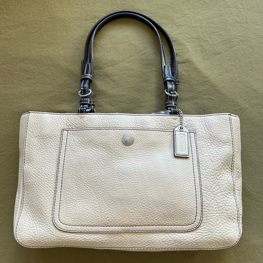Coach Chelsea Beige Shoulder Bag